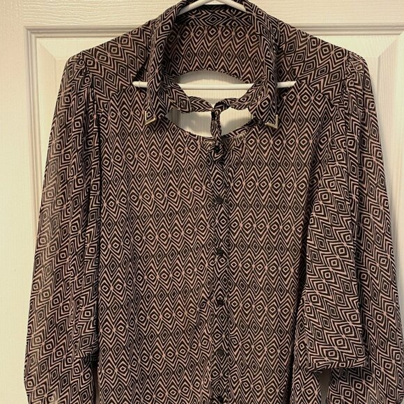 Trendy blouse - Picture 1 of 2